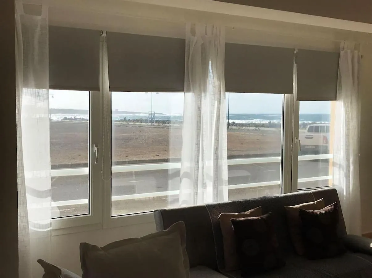 My Ocean Home !!! Breathtaking Location, Steps To The Ocean, Spacious Sea View, Fully Equipped And Well-Furnished With Private Entrance And High-Speed Fiber Optic Internet Corralejo 0*,