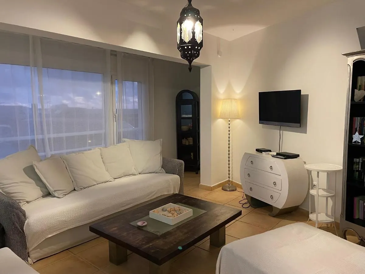Appartamento My Ocean Home !!! Breathtaking Location, Steps To The Ocean, Spacious Sea View, Fully Equipped And Well-Furnished With Private Entrance And High-Speed Fiber Optic Internet Corralejo