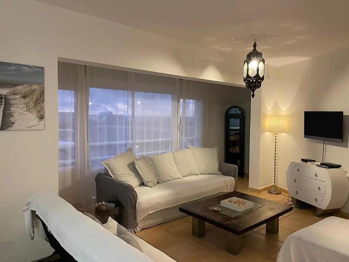 Ocean View Haven: Beachfront Retreat with Fiber Optic Internet Apartment Corralejo