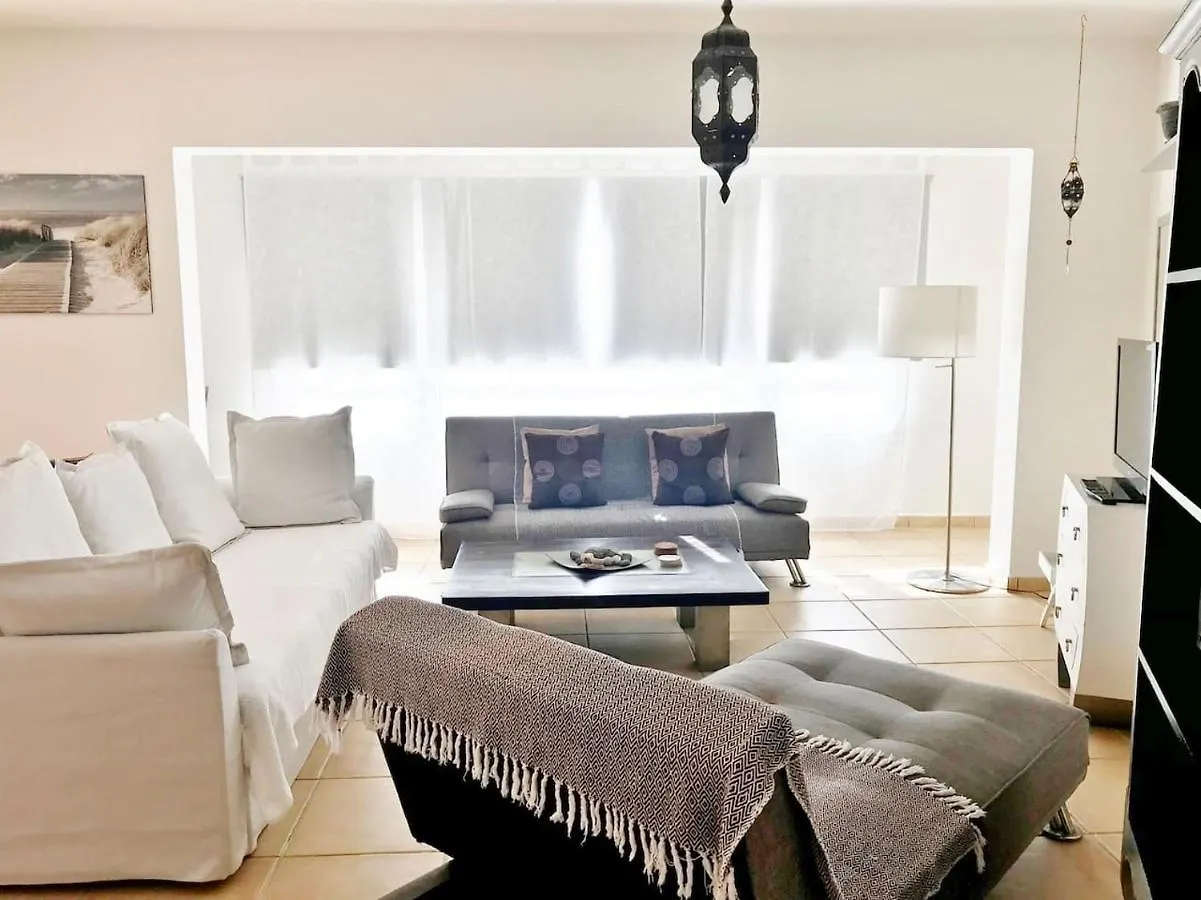 My Ocean Home !!! Breathtaking Location, Steps To The Ocean, Spacious Sea View, Fully Equipped And Well-Furnished With Private Entrance And High-Speed Fiber Optic Internet Corralejo Apartmán
